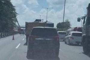 Kecelakaan di Tol Waru Sidoarjo Picu Kepadatan Kendaraan