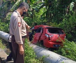 Mobil tertabrak Kereta Api