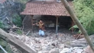 Rumah Warga Situbondo Rusak Berat Usai Tertimpa Tebing Longsor