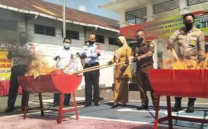 Kejari Mojokerto Musnahkan Barang Bukti Hasil Sitaan Perkara Sejak Awal Tahun 2021