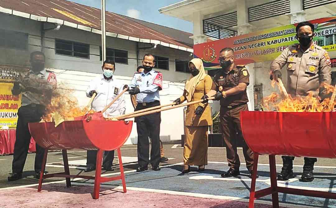 Musnahkan Barang Bukti, Kejari, Mojokerto