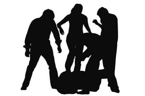 Dipukuli Kawanan Perampok, Tiga Pemuda di Banyuwangi Bersimbah Darah