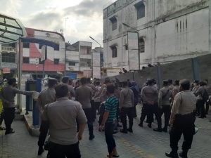 Demo Irian Market Kisaran, Massa Aksi Nyaris Bentrok dengan Kepolisian
