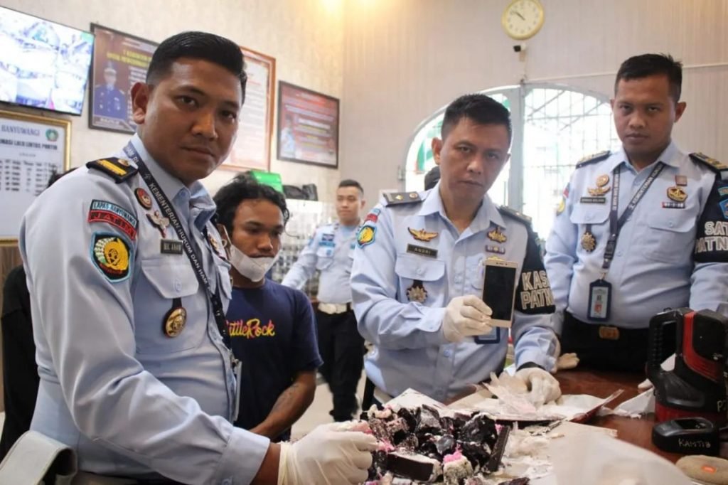 Penghuni Lapas Banyuwangi Gagal Rayakan Ulang Tahun Gara-gara Kue Tart Berisi HP