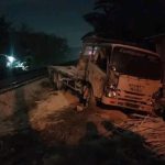 Truk semen, Tersambar Kereta Api, Mogok,