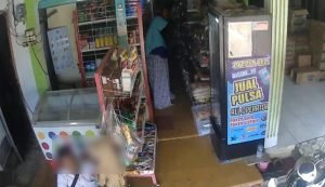 Viral, Seorang Pria di Gresik Lecehkan Bocah Berhijab Didepan Minimarket