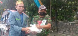 Jum’at Berkah, PW IPNU Sumut Bersama SWI Kota Medan Bagi-bagi Makanan Siap Saji