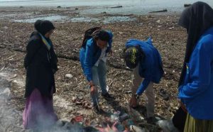 Sampah Berceceran PK PMII Stit Batu Bara Turun Bersihkan Sampah di Kawasan Pantai Kuala Indah