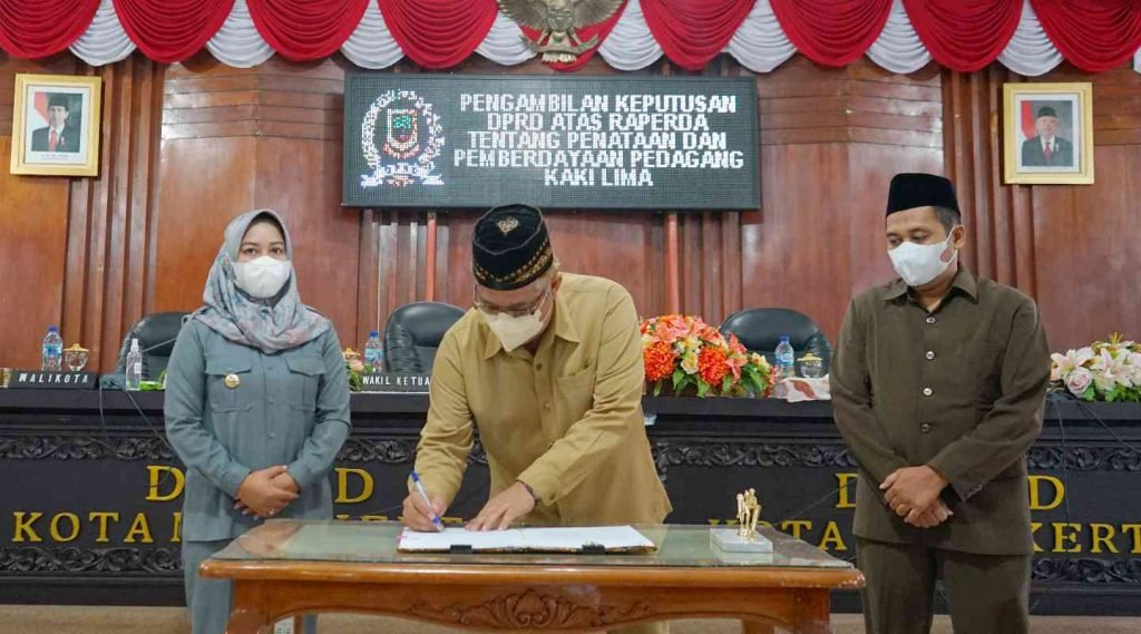 Raperda PKL Kota Mojokerto Resmi Disahkan DPRD