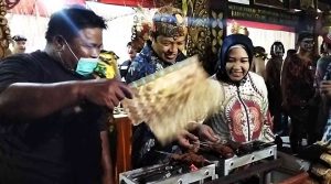 Festival Bakar Sate, Ning Ita Ajak Warga Kota Mojokerto Goyang Lidah