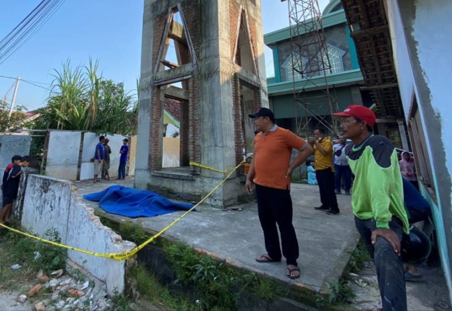 Menara Masjid, Jatuh, Kediri