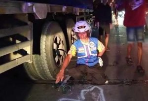 Pemotor Tewas Usai Tabrak Truk Parkir di Mojokerto