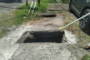 Komplotan Pencuri Grill Besi Beraksi di Jalan Kutisari, Surabaya