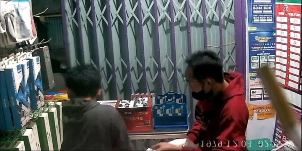 Dibobol Maling, Handphone,
