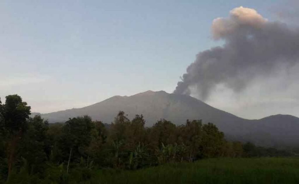 Gunung Raung Erupsi, Masyarakat dan Wisatawan Diminta Waspada