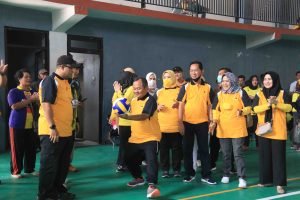 Sambut HUT RI Ke 77 Tahun, DPD Partai Golkar Gelar Turnamen Bola Voli dan Tebar Kebaikan