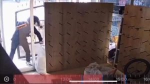 Maling Satroni Toko Sepatu Bekas di Malang, Pemilik Rugi Hingga Puluhan Juta