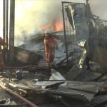 Gudang rongsokan, Rungkut, Surabaya, Terbakar, Kebakaran,