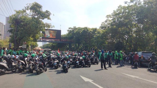 Demo, Surabaya, Ojol,