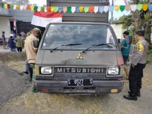 Pemotor Wanita di Mojokerto Tewas Usai Tabrak Mobil Box Atret