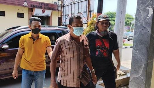Wartawan, Peras Dokter, Pasuruan,