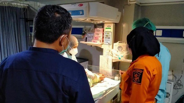 Penemuan bayi, talang air,