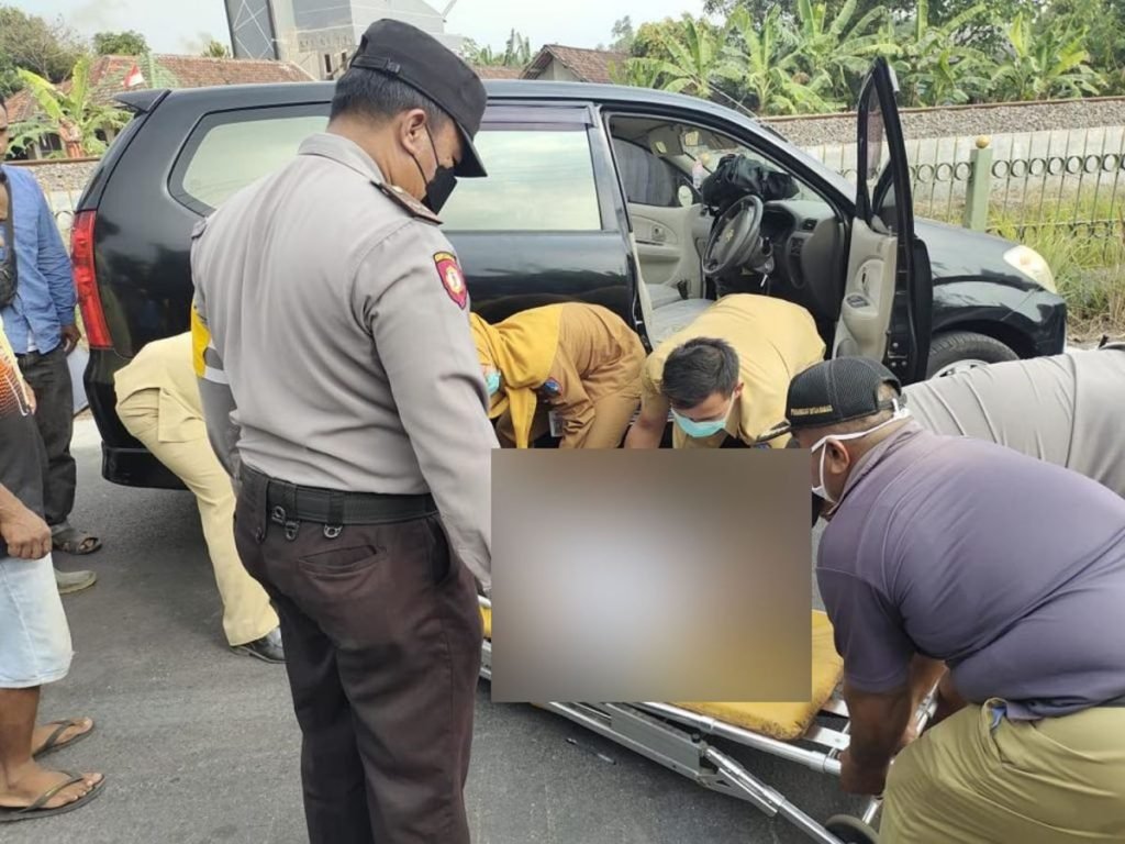 Diduga Serangan Jantung, Kabag Umum Setwan Jombang Tewas Dalam Mobil