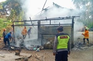 Rumah Warga Blitar Ludes Terbakar Gegara Lupa Matikan Kompor 