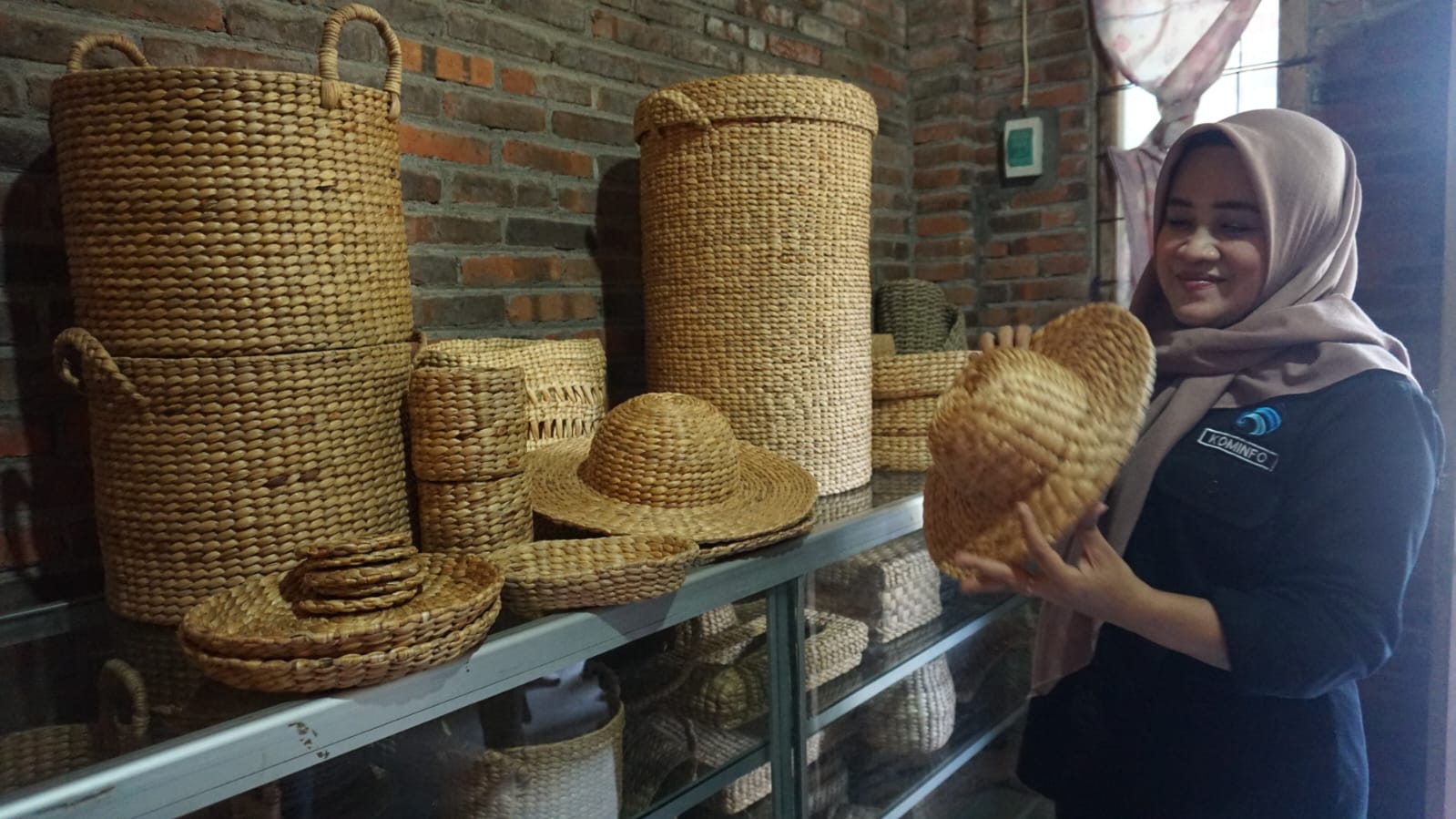 Eceng Gondok, Kerajinan, Banyu Putih art