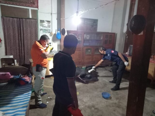 Tewas membusuk