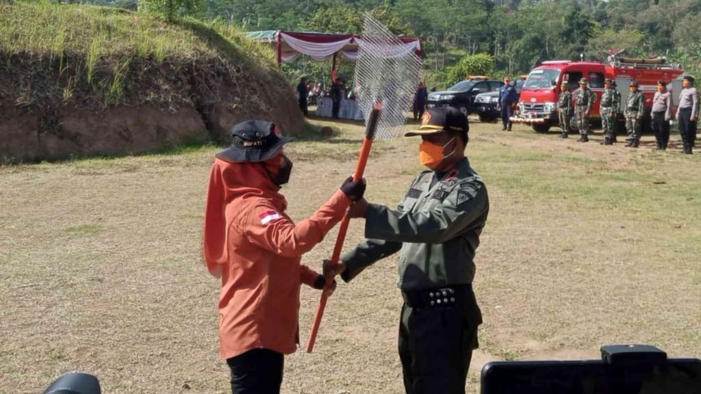 Waspada Kebakaran, Bupati Mojokerto Pimpin Apel Siaga Pengendalian Kebakaran Hutan