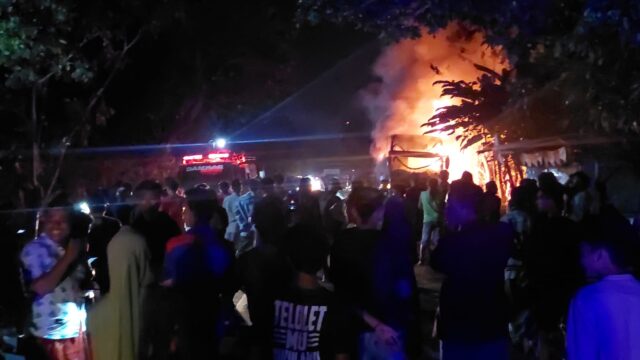 Bus, PO Gunung Harta, Terbakar,
