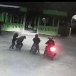 Jambret, Malang, Emak-emak