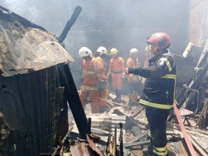Bocah Bermain Korek Api Sebabkan Kebakaran Rumah di Surabaya