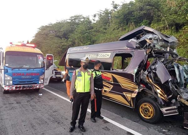 Minibus, Kecelakaan, Surabaya,