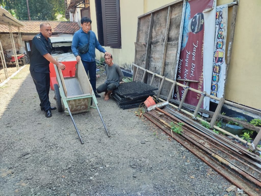 Pelaku Pencurian Besi di Pabrik Gula Mojokerto Berhasil Dibekuk Polisi