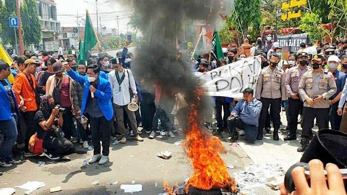 Demo mahasiswa Mojokerto