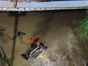 Truk Molen di Tuban Terjun ke Sungai, Satu Orang Meninggal Dunia
