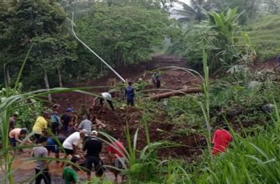 Tebing Longsor di Blitar Tutup Akses Jalan Antar Kecamatan