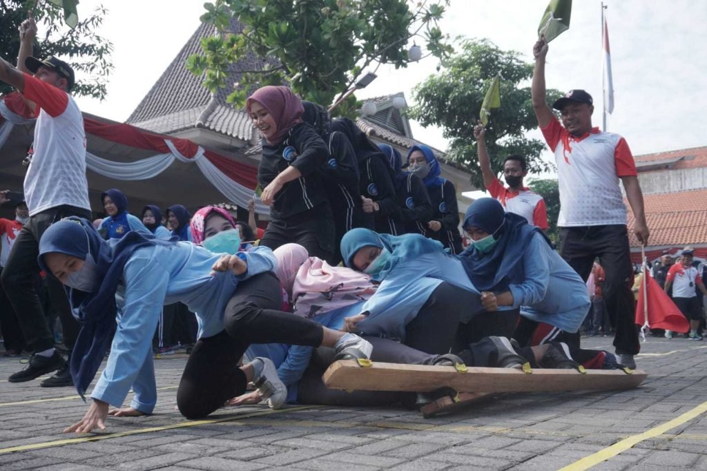 Festival Permainan Rakyat Dinas P dan K Kota Mojokerto Berlangsung Seru