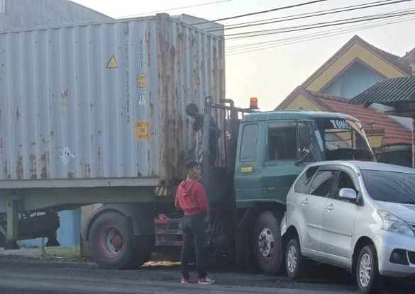 Truk, mobil,