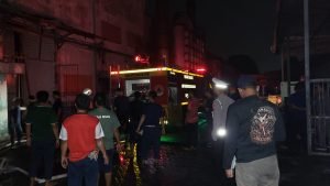 Kebakaran Pabrik Manufaktur di Mojokerto, 4 Mobil Damkar Diterjunkan