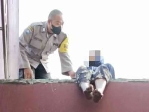 Percobaan Bunuh Diri Gadis di Mojokerto Berhasil Digagalkan Polisi