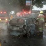 Mobil terbakar