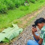Tewas, tersambar kereta api