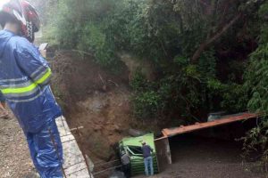 Truk Pengangkut Hasil Galian-C Terjun ke Sungai Sedalam 7 Meter di Mojokerto, Sopir Tewas Seketika