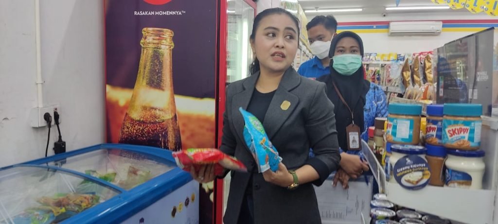 Sidak Pangan Jelang Nataru 2023, DinkesP2KB Kota Mojokerto Temukan Bahan Pangan Kadaluarsa