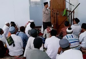 ‘Jumat-Curhat’, Kapolsek Pulau Moti Himbau Masyarakat Menjaga Situasi Kamtibmas Jelang Tahun Baru