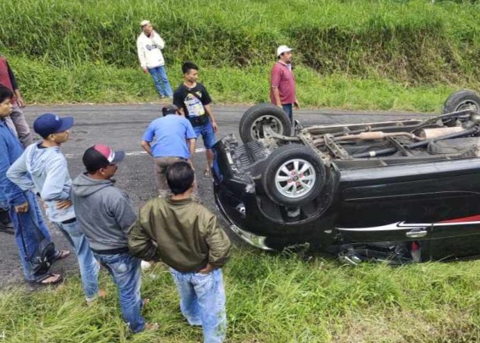 Magetan, Mobil terbalik