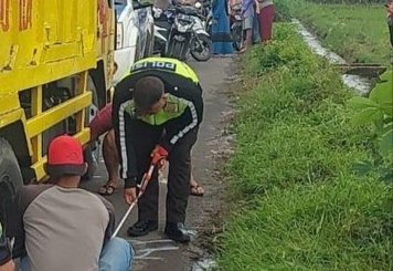 Mahasiswi terlindas truk, Jombang